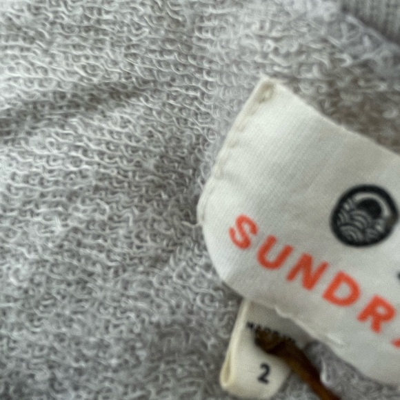 🌺 Lightweight Sundry sweater 🌺 - Picture 3 of 6